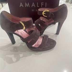 Amalfi by Rangoni-Mina Violet -Suede Light Purple Heels with gold buckle.